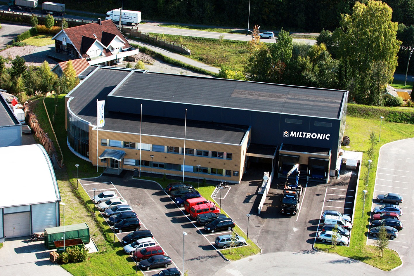 LAPP Norway leverer kabler, fleksible spesialkabler og kabeltilbehør til de fleste bransjer i Norge. LAPP Norway (Miltronic) - Markedsleder innen kabler, spesialkabler og kabeltilbehør i Norge