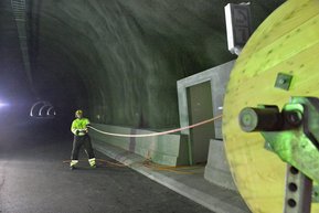 Våre kabler til samferdsel og infrastruktur er godt tilpasset vårt norske klima. Enten i tunneler, jernbane, flyplasser eller innen veibygging.